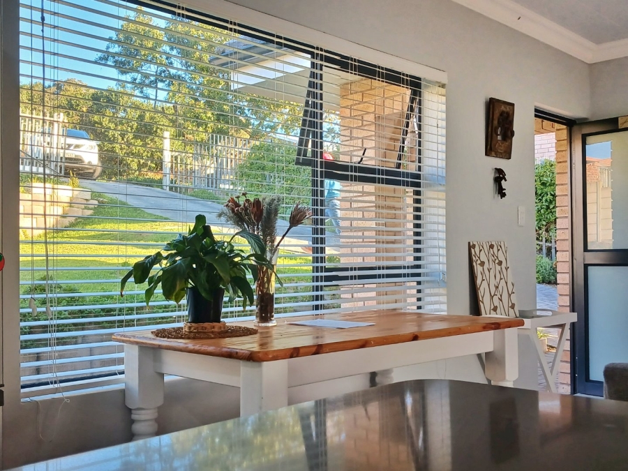 2 Bedroom Property for Sale in Fraaiuitsig Western Cape